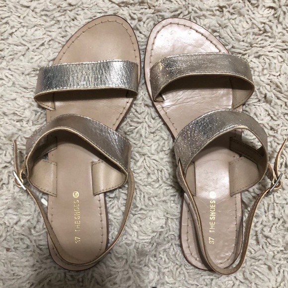 Sandals - Picture 8 of 8